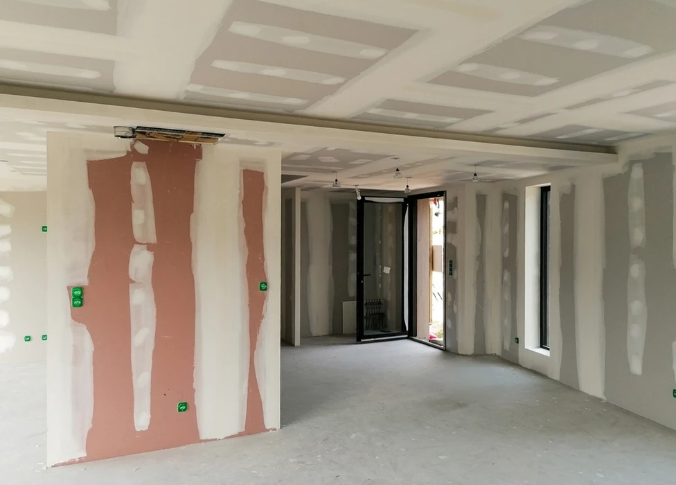 Chantier intérieur en phase de second œuvre
